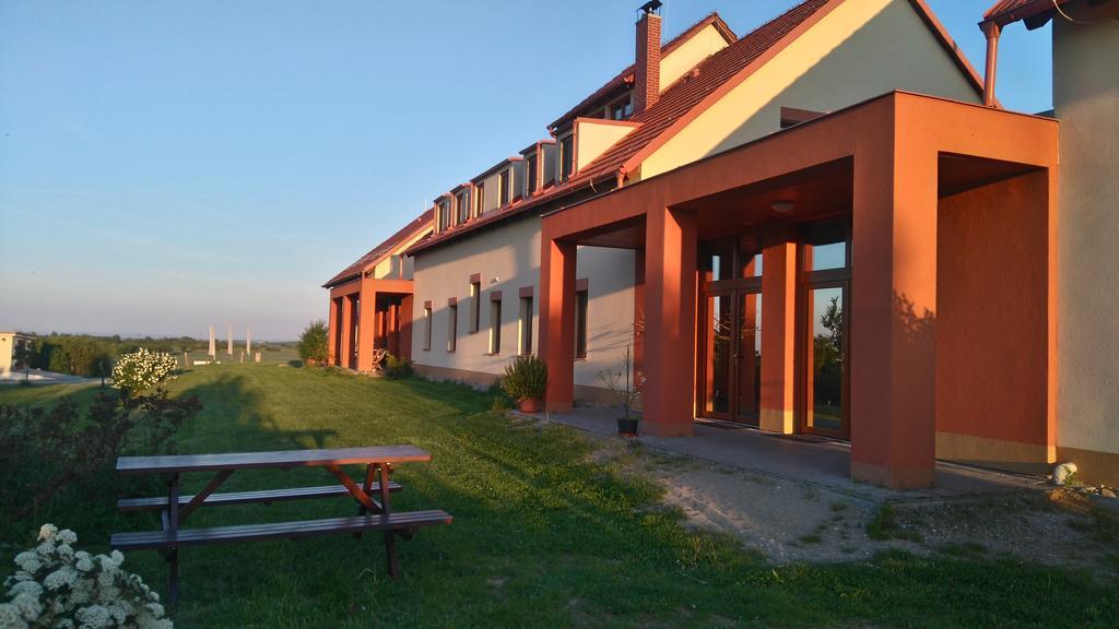 Penzion Alma Znojmo Exteriör bild